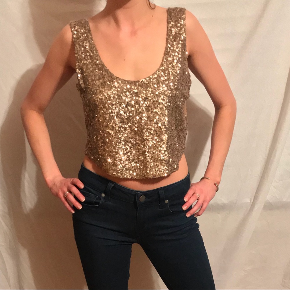 Small sparkle crop top in neutral tones